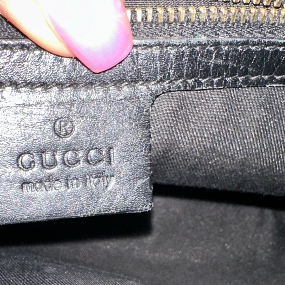 GUCCI
Black Guccissima Leather Medium Hobo Bag - Picture 8 of 11
